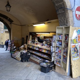 L'edicola tra via Palazzo e piazza Cassini che chiuderà da giovedì