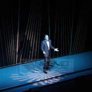 Sanremo: Grande successo per Enrico Brignano al Teatro Ariston, le più belle foto