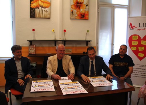 Bordighera: oggi davanti al Giardini di Palazzo del Parco in vendita i biglietti per il prossimo spettacolo dei 'Bordi...Gotti' Bordighera: oggi davanti al Giardini di Palazzo del Parco in vendita i biglietti per il prossimo spettacolo dei 'Bordi...Gotti'