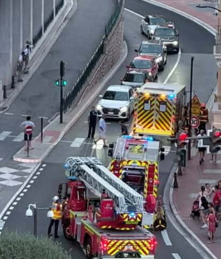 Esplosione di ieri sera davanti a un palazzo a Monaco, tre morti e diversi feriti: caccia al sospetto in fuga verso Beausoleil