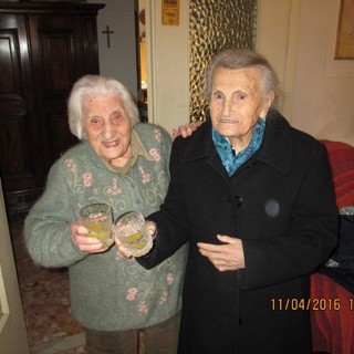 Splendido incontro tra due ultracentenarie oggi pomeriggio a Ventimiglia: in due fanno 205 anni