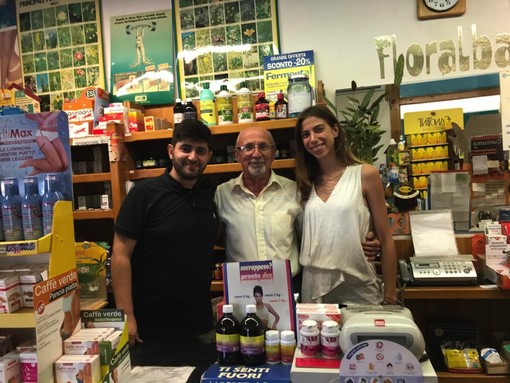 Sanremo: dopo oltre 40 anni cambia gestione la storica erboristeria ‘Floralba’ di corso Mombello (Foto)