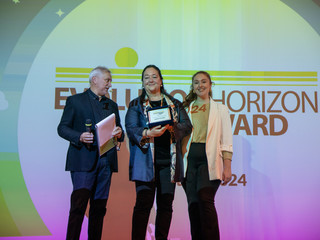 Da sinistra Enrico Banchi, Irene Bellini Giacobbo, Angelica Giacobbo (Freedom oltre il confine ) Da sinistra Enrico Banchi, Irene Bellini Giacobbo, Angelica Giacobbo (Freedom oltre il confine )