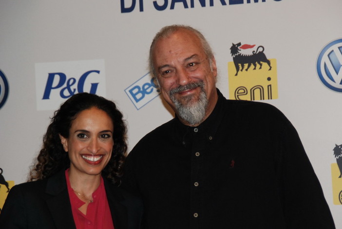 Festival Sanremo: Eugenio Finardi in duetto con Noa sulle note di ‘Torna a Surriento’ e un messaggio contro la fame nel mondo