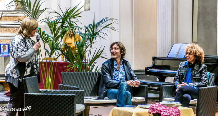 A ‘Cervo in blu…d’inchiostro’, ospite lo scrittore Eric Minetto. Le foto di Marcello Nan A ‘Cervo in blu…d’inchiostro’, ospite lo scrittore Eric Minetto. Le foto di Marcello Nan