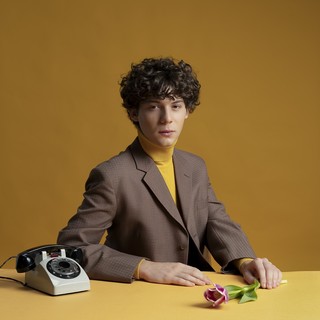 Edoardo Prati in scena a Ventimiglia con il suo primo spettacolo “Cantami d’amore”