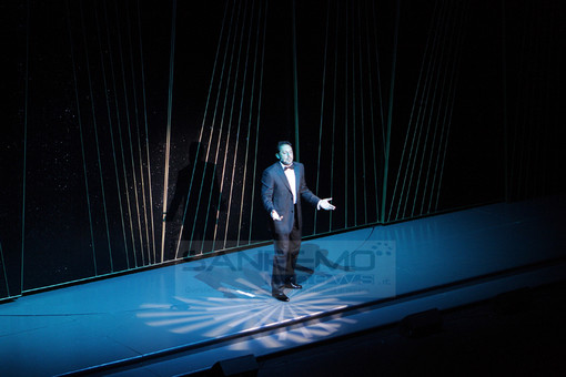 Sanremo: Grande successo per Enrico Brignano al Teatro Ariston, le più belle foto Sanremo: Grande successo per Enrico Brignano al Teatro Ariston, le più belle foto