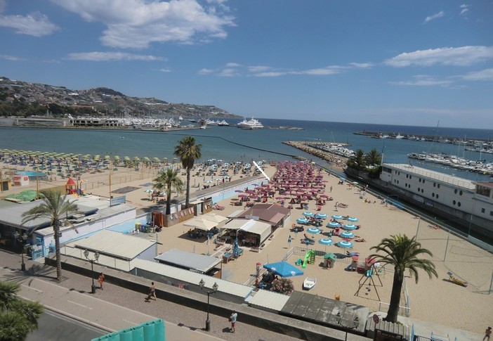 Sanremo: allarme per il restringimento dell'accesso al mare della spiaggia Arenella, Enrico Berio promuove una soluzione Sanremo: allarme per il restringimento dell'accesso al mare della spiaggia Arenella, Enrico Berio promuove una soluzione