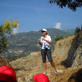 Doppia escursione il 1° maggio tra Drego, Passo della Mezzaluna e Triora con 'Jack the Green' Doppia escursione il 1° maggio tra Drego, Passo della Mezzaluna e Triora con 'Jack the Green'