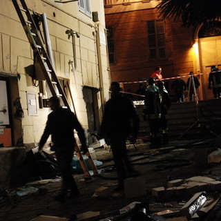 Imperia: il Sindaco Carlo Capacci ha incontrato gli abitanti di piazza Calvi. "Abbiamo detassato il suolo pubblico e reperito un contributo da 10mila euro"