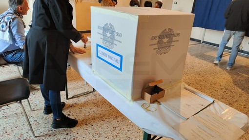 Sanremo: elezioni Amministrative, iniziata l'apertura pomeriggio per la consegna delle tessere