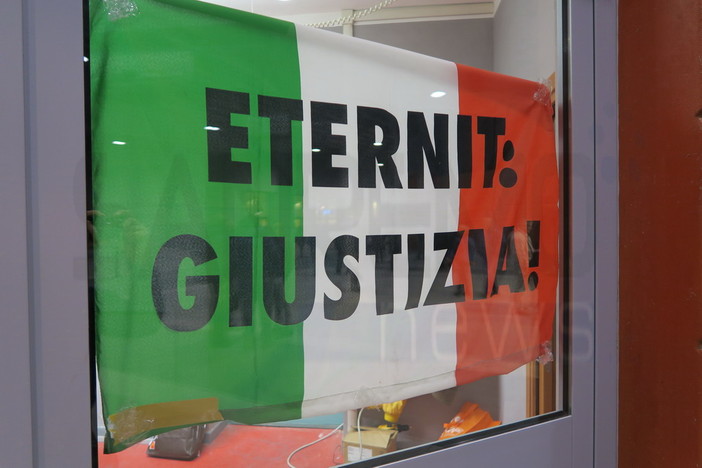 A Casale Monferrato una festa a metà La sentenza della Cassazione sul caso Eternit è stato un vero choc per la città A Casale Monferrato una festa a metà La sentenza della Cassazione sul caso Eternit è stato un vero choc per la città