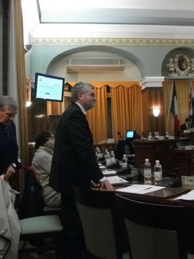 Il consigliere Elio Bossi prende la parola