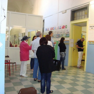 Imperia: Referendum, affluenza record in Piazza Ulisse Calvi