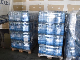 La distribuzione dell'acqua al Mercato dei Fiori La distribuzione dell'acqua al Mercato dei Fiori