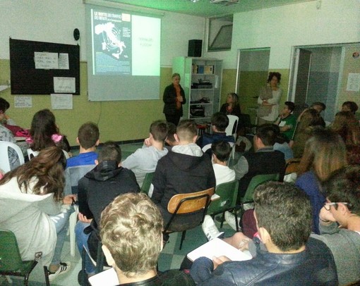 Ventimiglia: Libera alla scuola di Roverino per una lezione sulle ecomafie e sui danni che causano