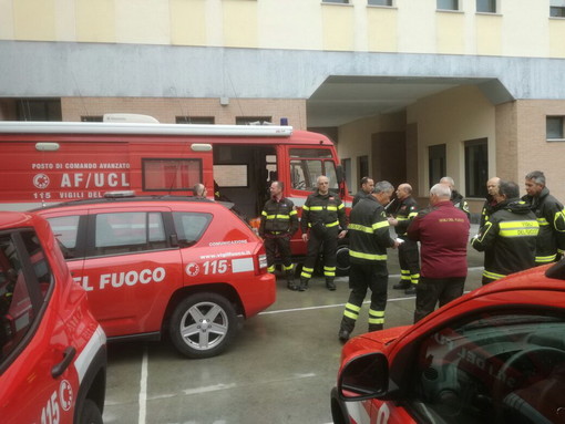 Imperia: esercitazione di Vigili del Fuoco e Protezione Civile oggi e domani in località Cian Zerbo (Foto) Imperia: esercitazione di Vigili del Fuoco e Protezione Civile oggi e domani in località Cian Zerbo (Foto)