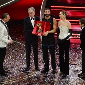 Festival di Sanremo: chi premia chi? Le autorità premieranno i vincitori sul palco del Teatro Ariston Festival di Sanremo: chi premia chi? Le autorità premieranno i vincitori sul palco del Teatro Ariston