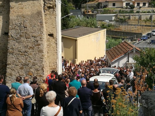San Biagio della Cima: una folla commossa per l'ultimo saluto a Sergio Di Giuliantonio San Biagio della Cima: una folla commossa per l'ultimo saluto a Sergio Di Giuliantonio