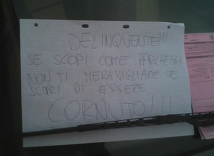Imperia: parcheggia al posto delle moto, multa e messaggio da un centauro 'arrabbiato' Imperia: parcheggia al posto delle moto, multa e messaggio da un centauro 'arrabbiato'
