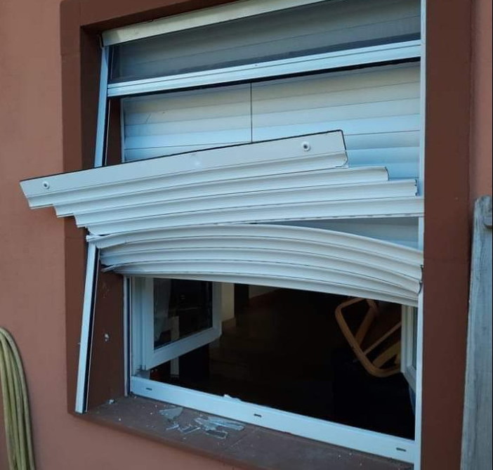 Perinaldo: ladri mettono a soqquadro un'abitazione di località Curli entrando da una finestra Perinaldo: ladri mettono a soqquadro un'abitazione di località Curli entrando da una finestra
