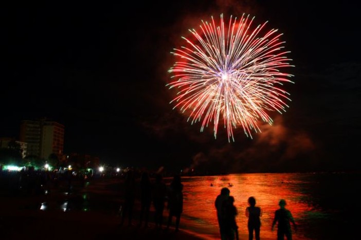 Imperia: a ferragosto escursioni via mare per assistere allo spettacolo dei fuochi artificiali Imperia: a ferragosto escursioni via mare per assistere allo spettacolo dei fuochi artificiali