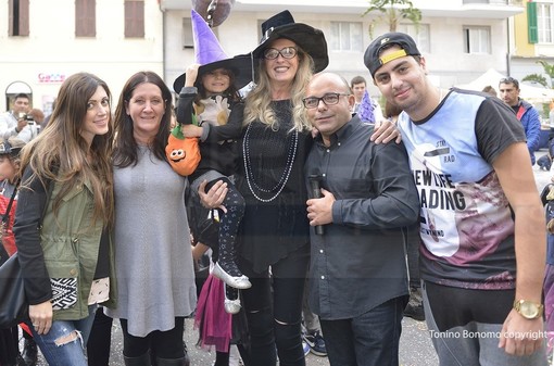 Sanremo: Halloween, grande festa questo pomeriggio in piazza Borea d'Olmo con i bambini (Foto)