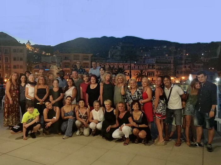Successo per la serata del gruppo social di Facebook 'Sei di Sanremo se' Successo per la serata del gruppo social di Facebook 'Sei di Sanremo se'