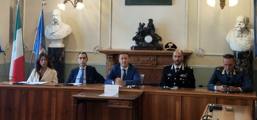Turismo, a Imperia firmato il Protocollo di legalità: controlli antimafia rafforzati su hotel e ristorazione Turismo, a Imperia firmato il Protocollo di legalità: controlli antimafia rafforzati su hotel e ristorazione