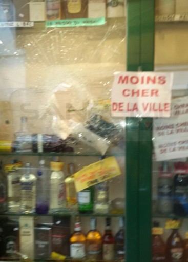 Ventimiglia: furto con 'spaccata' da 1.600 euro a 'La Cave' di Roberto Nazzari "Non stupiamoci se ci saranno le ronde!"