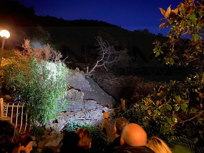 Badalucco: un paese in ginocchio, evacuati 15 residenti di località 'U Ciàn', il Sindaco "Il Governo deve aiutarci" Badalucco: un paese in ginocchio, evacuati 15 residenti di località 'U Ciàn', il Sindaco "Il Governo deve aiutarci"