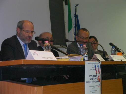 Imperia: sabato scorso il convegno organizzato dal Forum delle Associazioni Familiari Imperia: sabato scorso il convegno organizzato dal Forum delle Associazioni Familiari