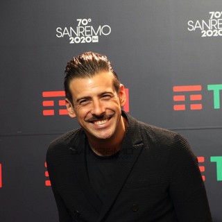 Francesco Gabbani “l’italiano” a Sanremo: “Non è buonismo, ma rispetto: siamo tutti esseri umani nell’universo”