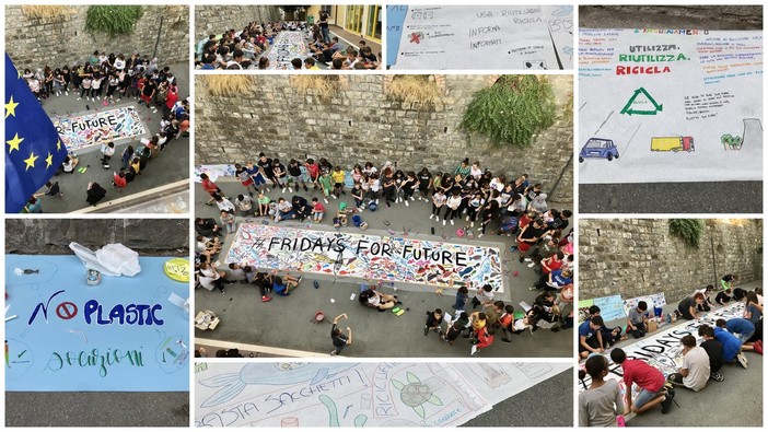 Sanremo: alle Medie 'Dante Alighieri' alunni già attenti all'ambiente "Meno plastica ed occhio al riscaldamento" (Foto e Video) Sanremo: alle Medie 'Dante Alighieri' alunni già attenti all'ambiente "Meno plastica ed occhio al riscaldamento" (Foto e Video)