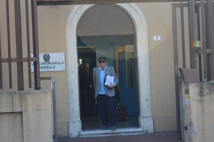 Francesco Bellavista Caltagirone all'uscita dal carcere di Imperia