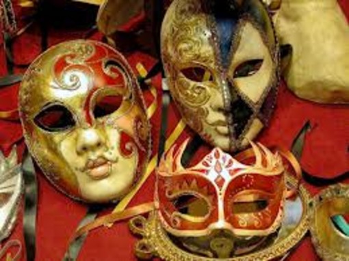 Imperia: stasera "Apericena" in maschera al Moka Bar - Vip Cafè e al Serendipity Imperia: stasera "Apericena" in maschera al Moka Bar - Vip Cafè e al Serendipity