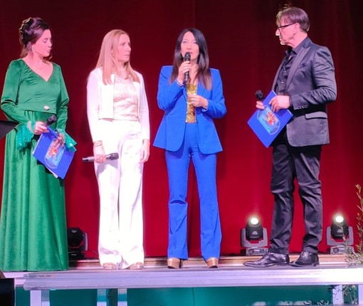 Sanremo: buona la prima del Festival della Canzone Cristiana, tra gli ospiti anche la Senatrice Cinzia Leone Sanremo: buona la prima del Festival della Canzone Cristiana, tra gli ospiti anche la Senatrice Cinzia Leone
