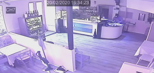 Bordighera: nella pausa del pomeriggio entra nel 'Ristorante dei Marina' e ruba pochi spiccioli Bordighera: nella pausa del pomeriggio entra nel 'Ristorante dei Marina' e ruba pochi spiccioli