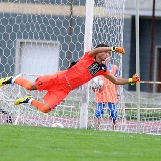 Il portiere Fabio Rinaldi in azione