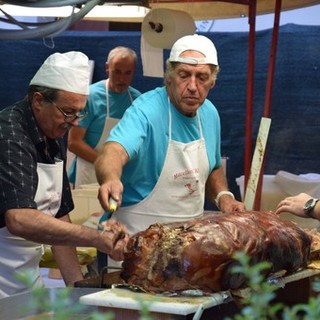 A Farigliano (CN) conto alla rovescia per la "Festa del Bôn Vin", tra enogastronomia, sfide secolari e tanto divertimento