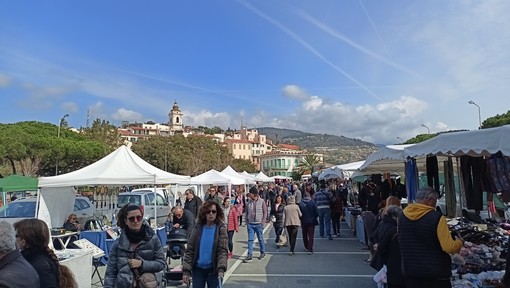 Bordighera, fiere delle Anime: ecco come partecipare