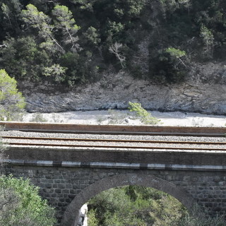 Le strade in Val Roya non esistono più: la Cuneo-Nizza, la ferrovia dimenticata, adesso è l'unica risposta possibile