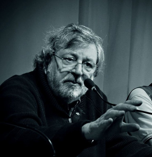 Sanremo ricorda Francesco Guccini: addio al grande cantautore e protagonista del Premio Tenco