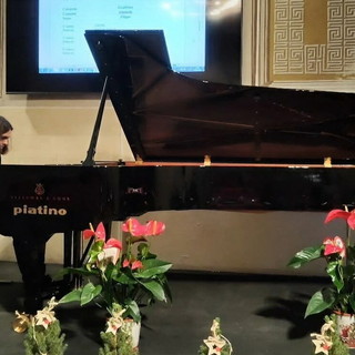 Albenga, il talento di Filippo Odobashi inaugura Fior d’Albenga con un concerto in Piazza dei Leoni