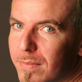 Ieri sera l'organizzatore del 'Festival AgriRock' era al Royal: per Sanremo un'estate 2016 al... Barolo? Ieri sera l'organizzatore del 'Festival AgriRock' era al Royal: per Sanremo un'estate 2016 al... Barolo?