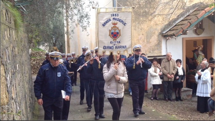 Ieri pomeriggio nell'entroterra di Diano Marina la tradizionale festa di Santa Lucia Ieri pomeriggio nell'entroterra di Diano Marina la tradizionale festa di Santa Lucia