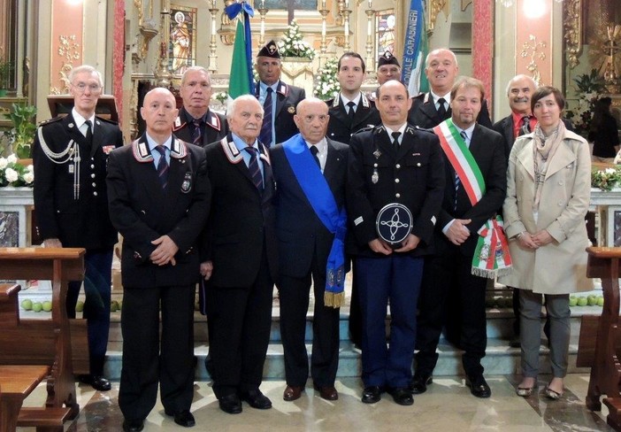 Dolceacqua: grande festa domenica scorsa per il 199° anniversario dell'Arma dei Carabinieri Dolceacqua: grande festa domenica scorsa per il 199° anniversario dell'Arma dei Carabinieri