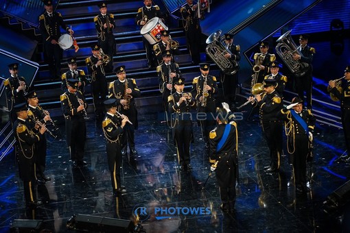 La banda della Marina Militare sul palco dell'Ariston