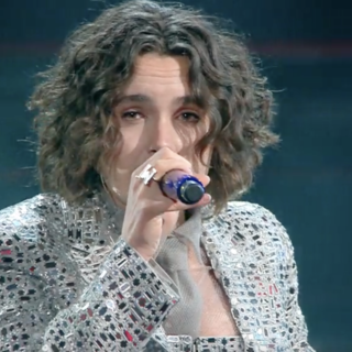 Madame ieri sera sul palco dell'Ariston Madame ieri sera sul palco dell'Ariston
