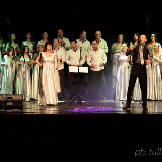 Tre coristi della 'Family band gospel choir' di Vallecrosia sabato su Canale 5 'Italia’s got talent'